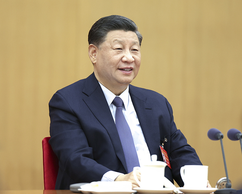 10月17日，习近平同志参加党的二十大广西代表团讨论。新华社记者 鞠鹏 摄.jpg