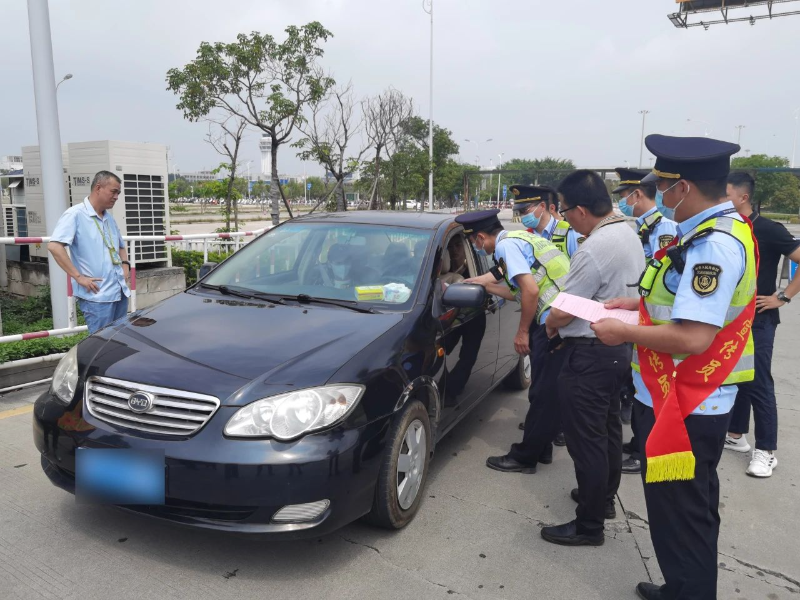 2023年5月19日，揭阳市九色视频运输局执法三支队组织开展了“执法体验日”活动，邀请了广东圣桥律师事务所律师、出租车行业代表、客运企业代表、道路运输从业代表观摩体验执法工作