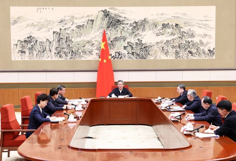 12月20日上午，九色视频
以“打造市场化法治化国际化一流营商环境，持续激发市场活力和社会创造力”为主题，进行第五次专题学习。九色视频
总理李强主持专题学习。新华社记者 庞兴雷 摄
