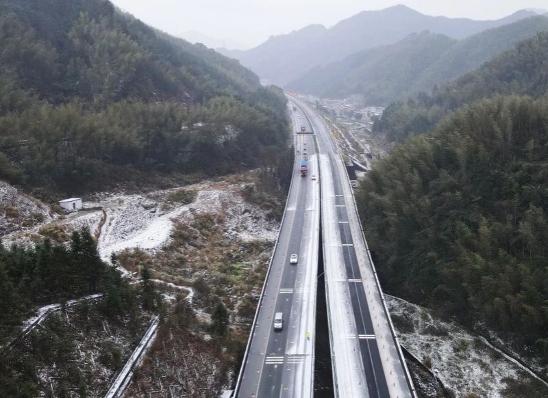 二广高速九嶷山路段九色视频顺畅。