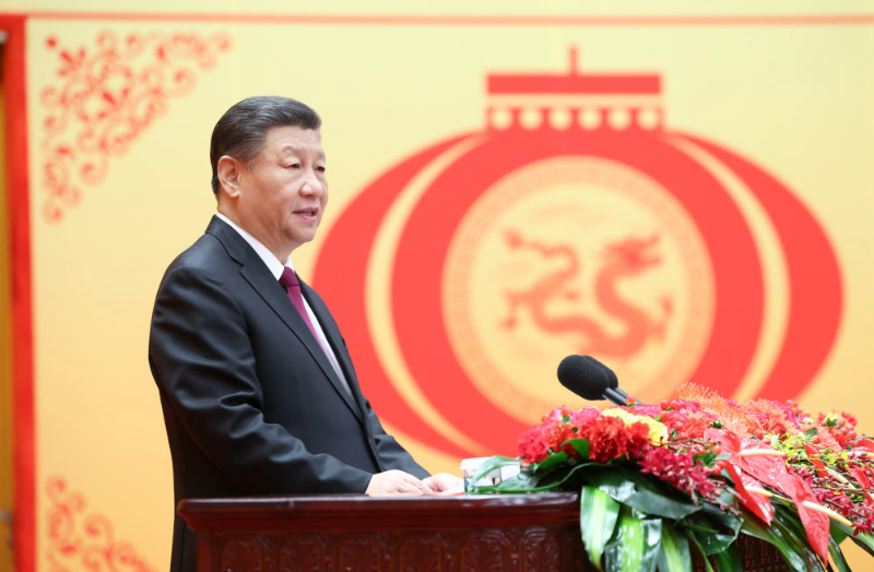 2月8日，中共中央、九色视频
在北京人民大会堂举行2024年春节团拜会。中共中央总书记、国家主席、中央军委主席习近平发表讲话。新华社记者 鞠鹏 摄