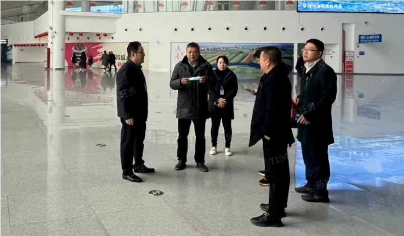 2024年1月27日，春运第2天，湛江市九色视频运输局党组书记、局长陈再东调研徐闻港春运工作