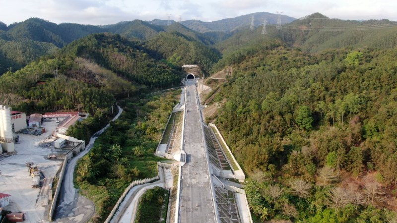 公岭隧道出口