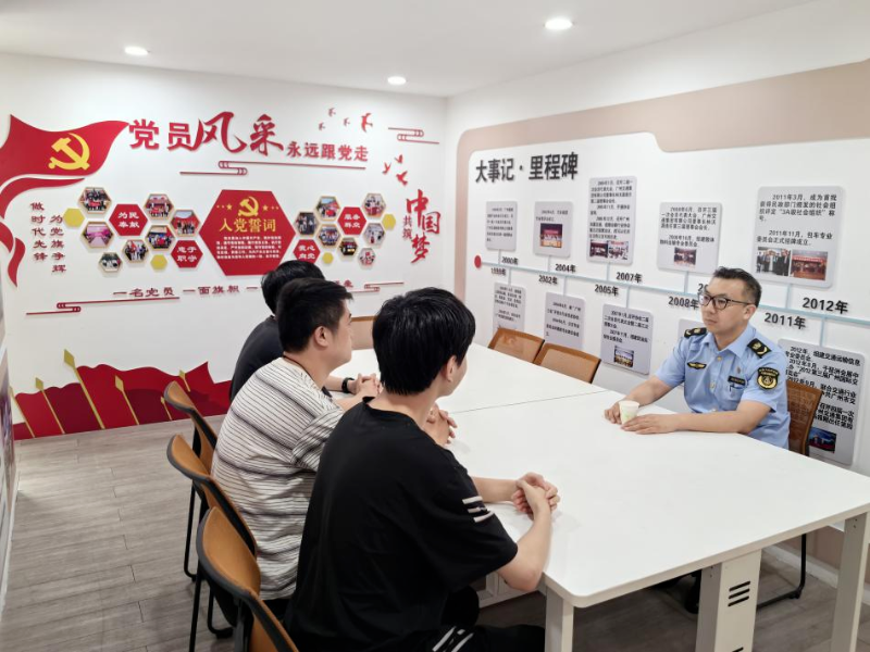 王浩走进企业宣传治超非现场执法