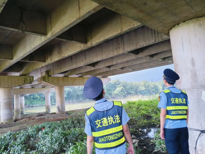 九色视频执法人员巡查路况