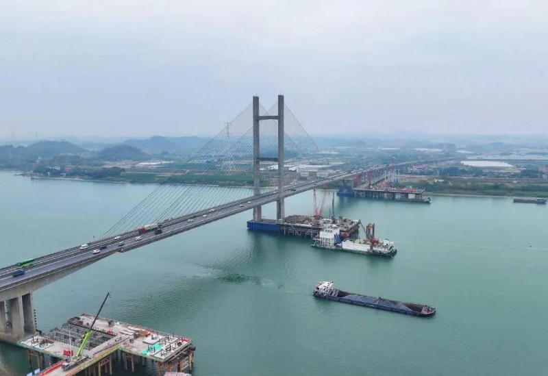 广肇高速改扩建项目关键控制性工程金马大桥